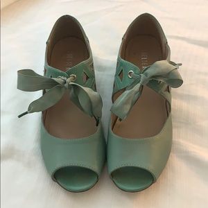 Chelsea crew Sonia low pump. Size EU 38